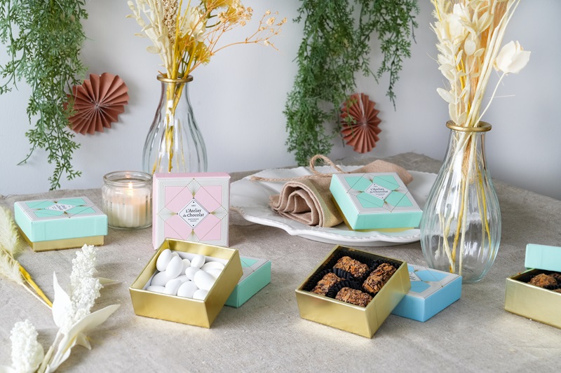 Faites de chaque moment un festin de saveurs et de souvenirs avec nos chocolats pour événements familiaux. CHOCOLATS ÉVÉNEMENTS FAMILIAUX